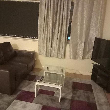 Lovely Shared 3 Bed Home Near The Thames Thamesmead  Eksteriør bilde