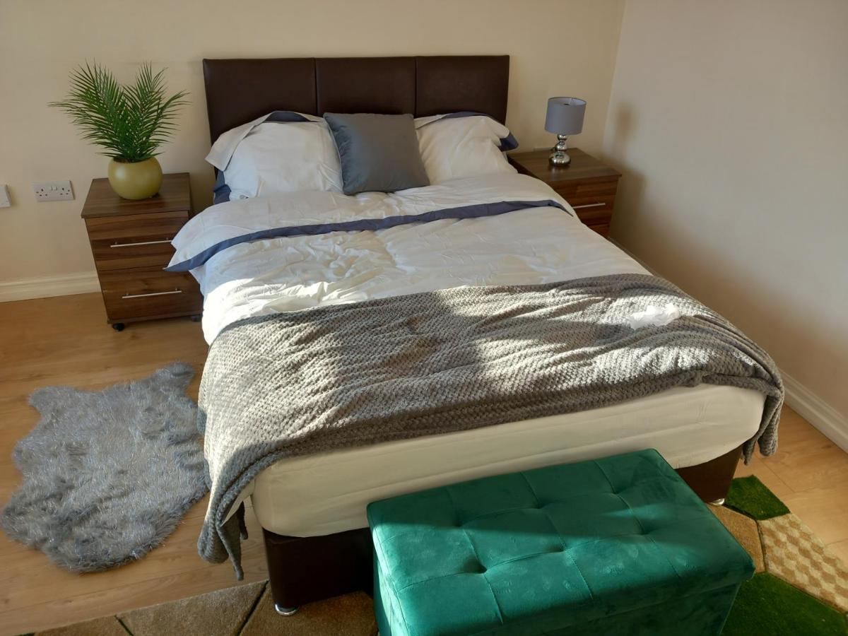 Lovely Shared 3 Bed Home Near The Thames Thamesmead  Eksteriør bilde