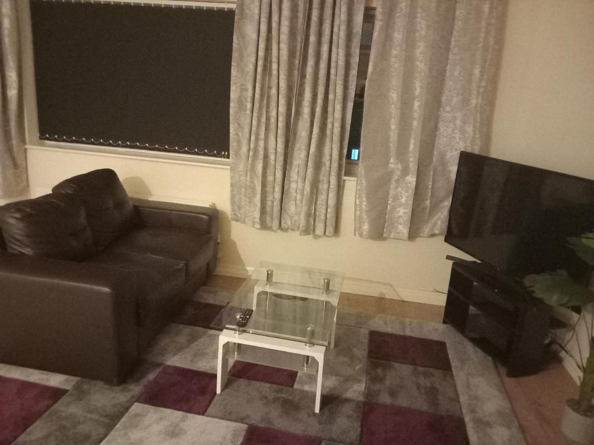 Lovely Shared 3 Bed Home Near The Thames Thamesmead  Eksteriør bilde